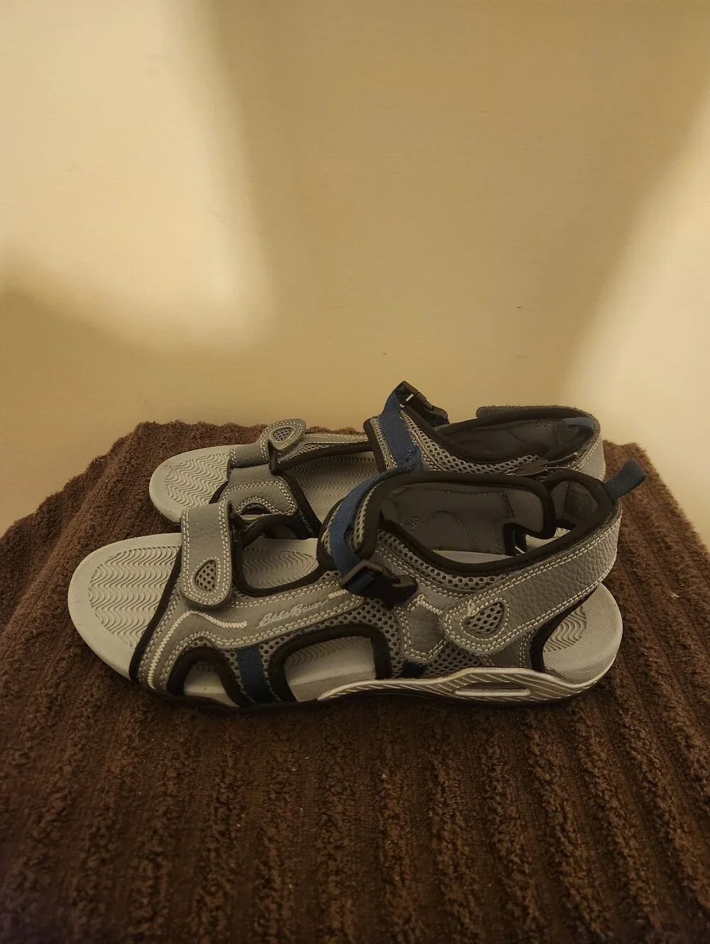 Eddie Bauer Men 11 Med gray and blue outdoor adjustable hook-and-loop sandals